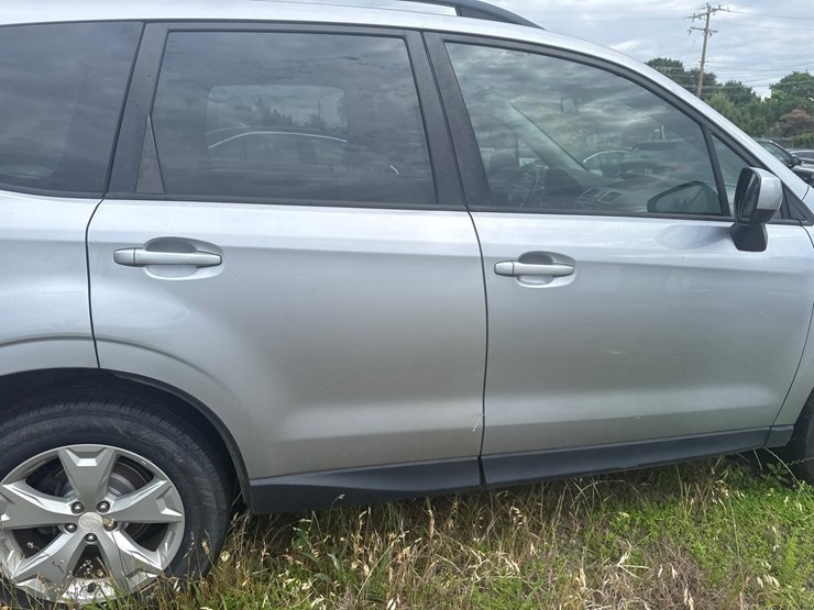 2016-subaru-forester-image-23