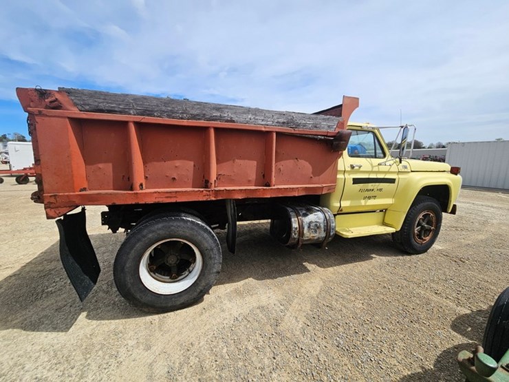 1975-ford-f750-image-42