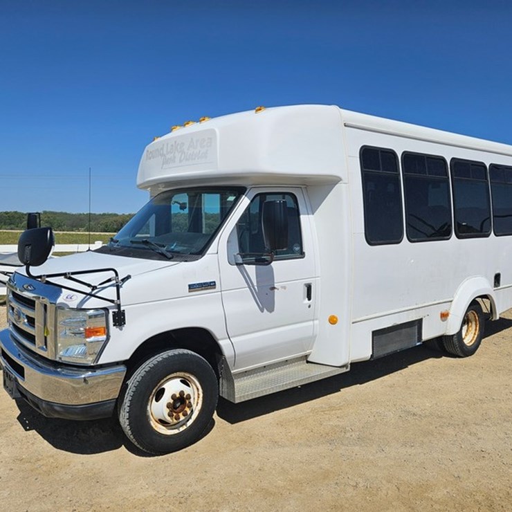 2012 FORD E350