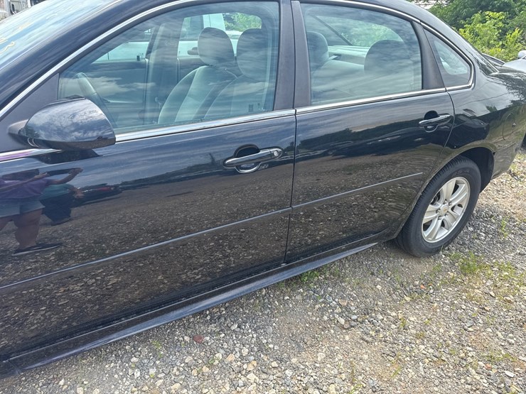 #38-•-2014-chevy-impala-image-15