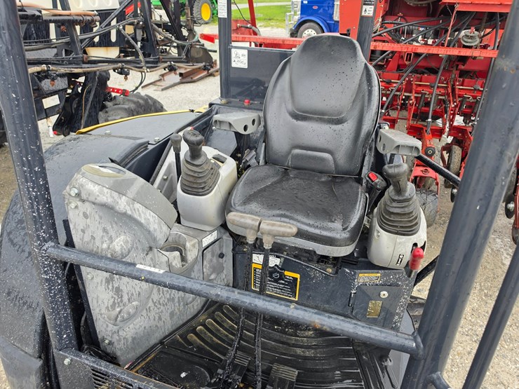 2020-deere-35g-image-8