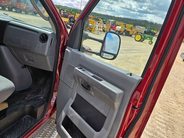 2016-ford-e450-image-61