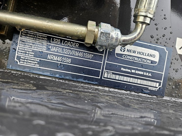 new-holland-l320-image-36