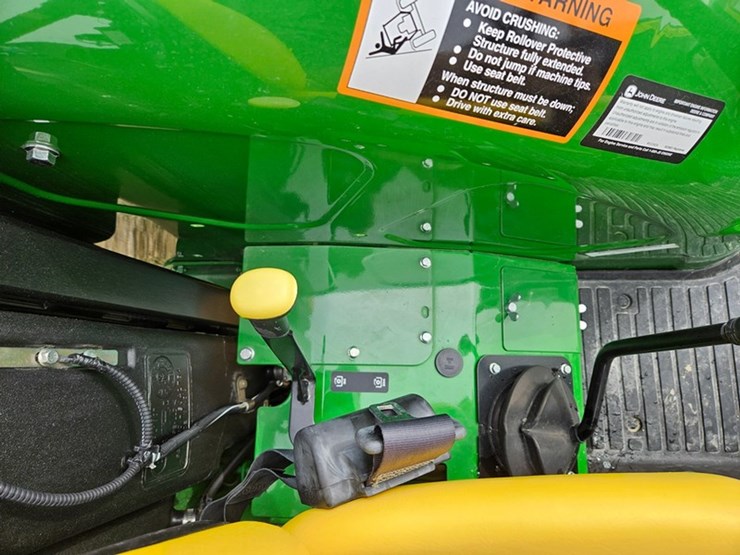 2024-john-deere-5067e-image-22