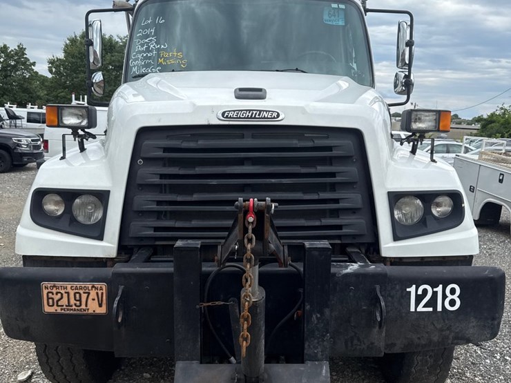 2014-freightliner-114sd-image-6
