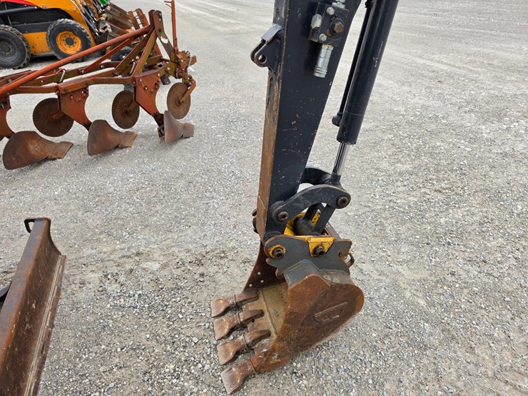 2020-deere-35g-image-22