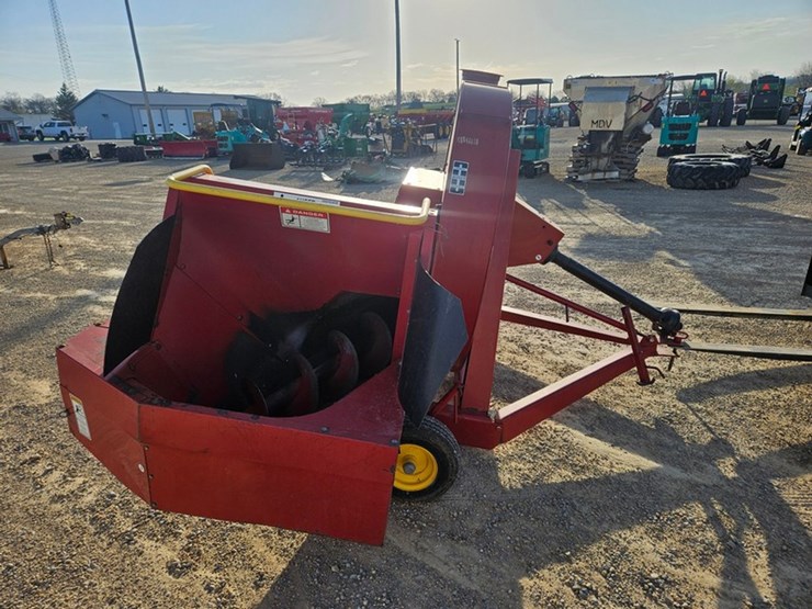new-holland-f62b-image-6