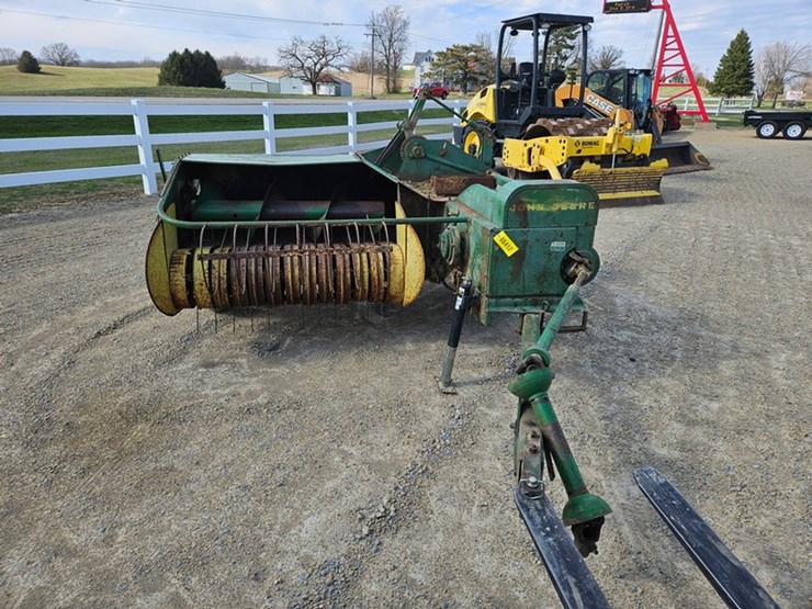 john-deere-24t-image-42