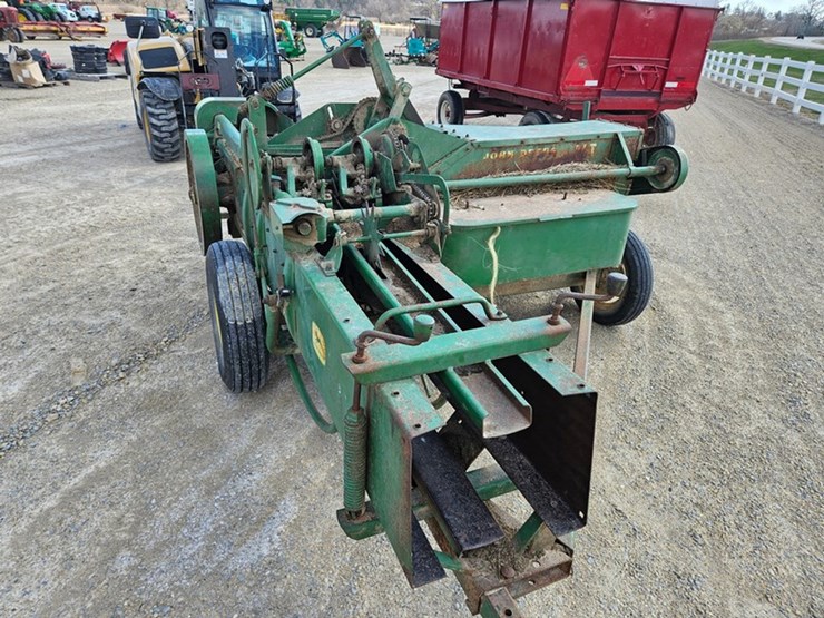 john-deere-24t-image-25