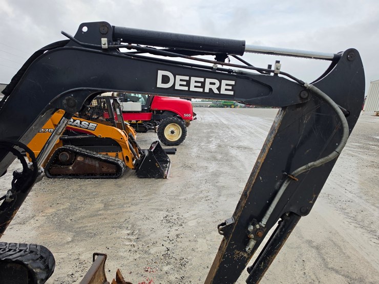 2020-deere-35g-image-20