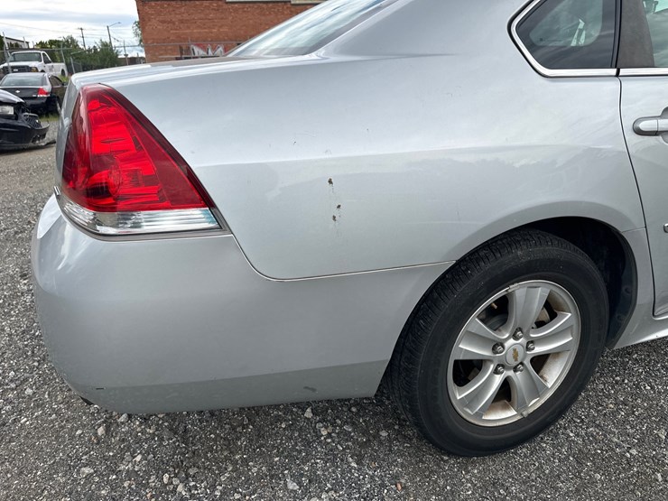 #32-•-2014-chevy-impala-image-7