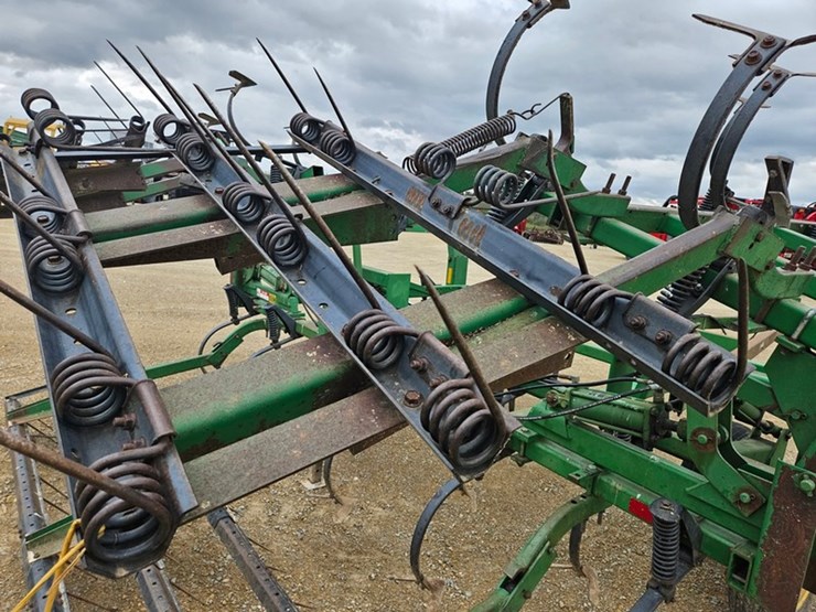 john-deere-16-image-21