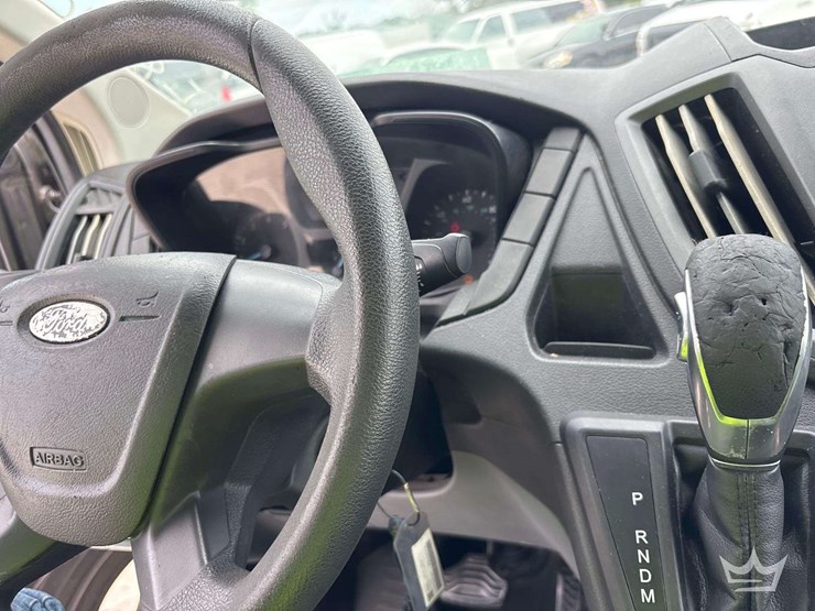 2017-ford-transit-image-14