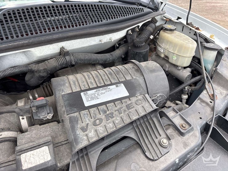 2017-chevrolet-express-2500-image-9