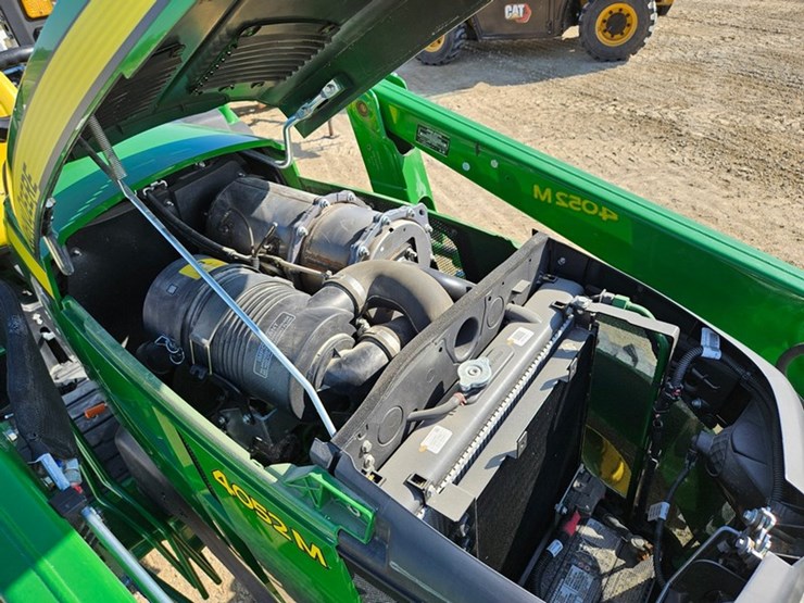 john-deere-4052m-image-13