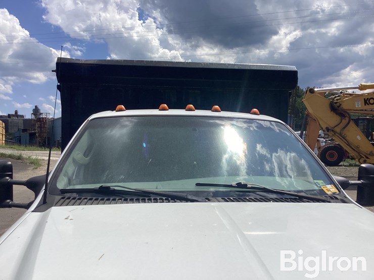 2003-ford-f550-xl-image-13