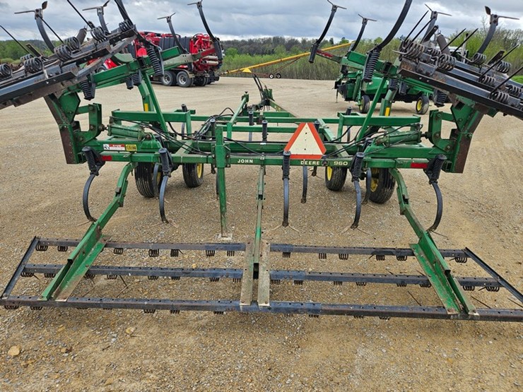 john-deere-16-image-27