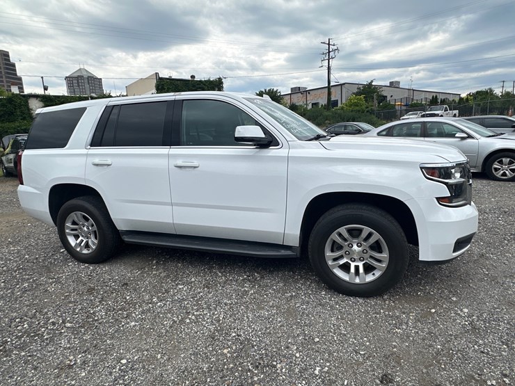 2018-chevrolet-tahoe-image-1