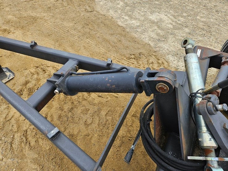 #5218-•-saf-holland-aw-pt6700-15a-hitch-caddy-image-11