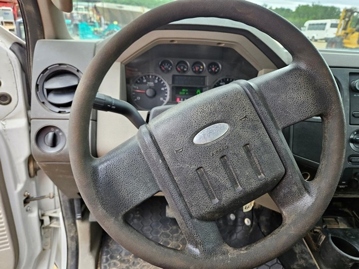 2008-ford-f550-image-40
