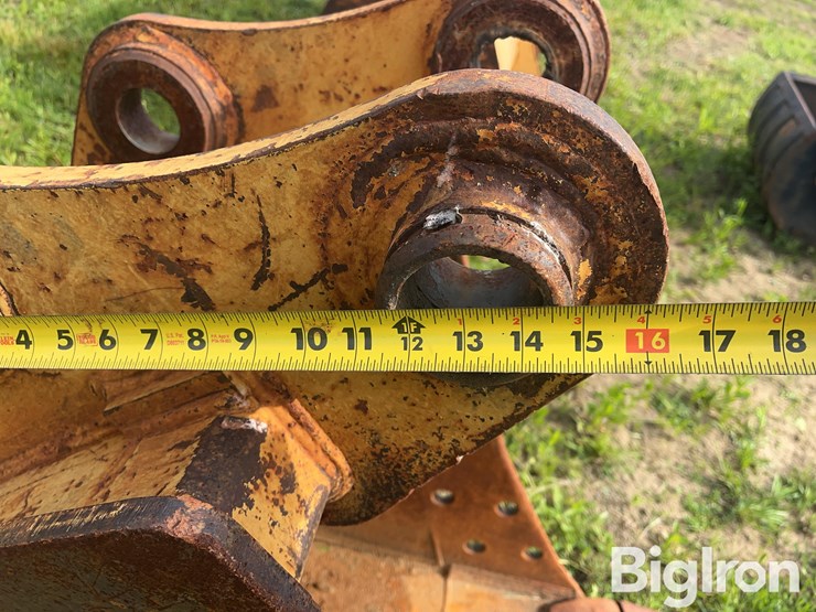 c&p-def-24”-excavator-bucket-image-14