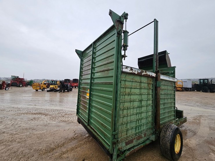 john-deere-100-image-24