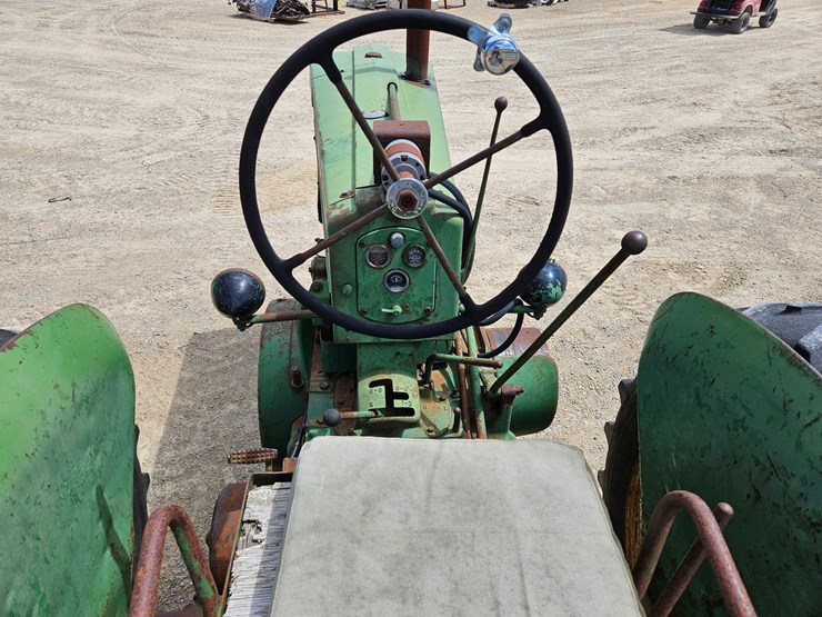 john-deere-70-image-31