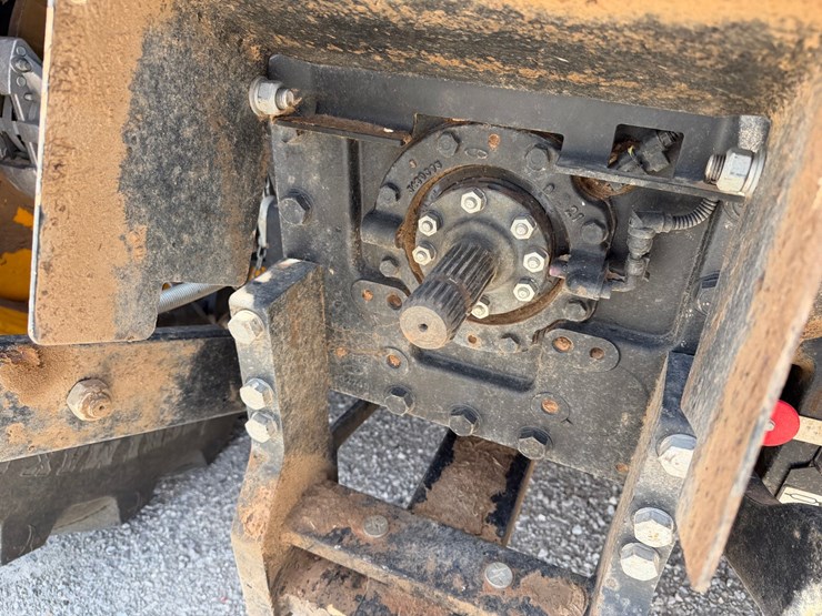 #212254-•-2022-jcb-8330-fastrac-tractor-image-23