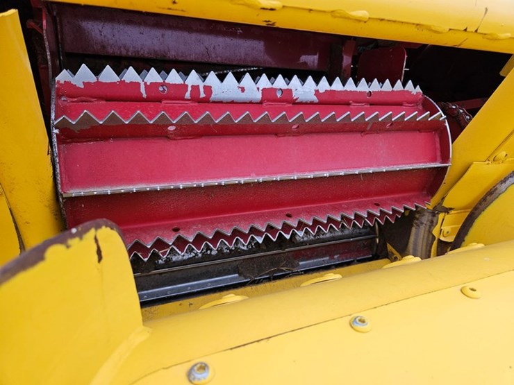 new-holland-fp240-image-18