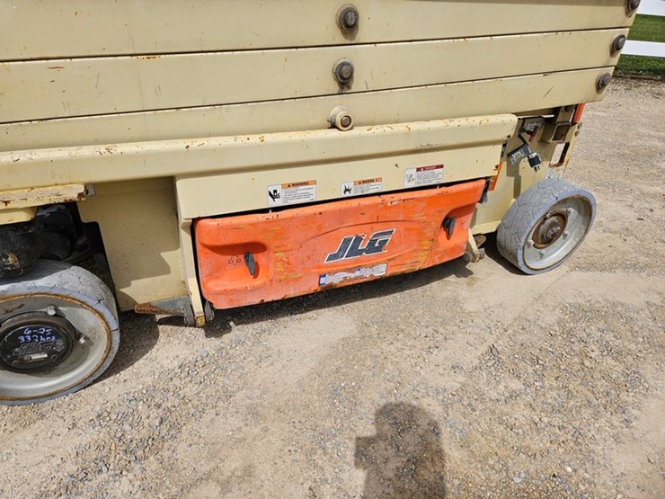 2015-jlg-2632es-image-10