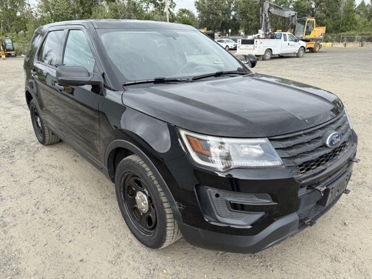 2018-ford-explorer-image-2