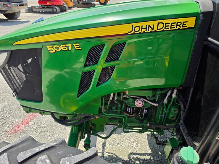 2023-john-deere-5067e-image-18