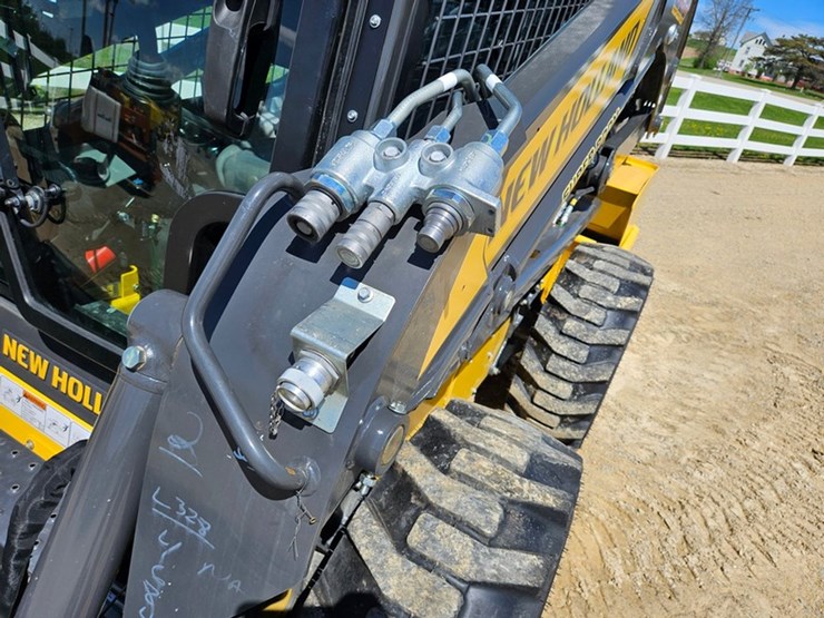 new-holland-l328-image-12