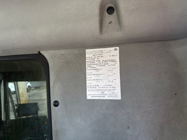 #7-•-2015-mack-heil-front-loader-image-52