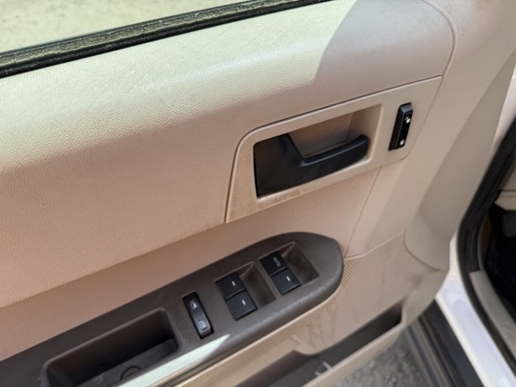 2008-ford-escape-image-24