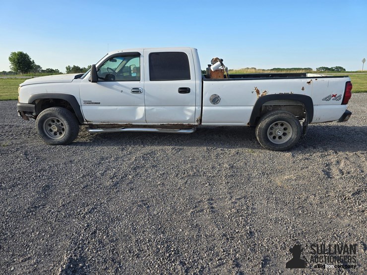 2006-chevrolet-silverado-2500-image-8