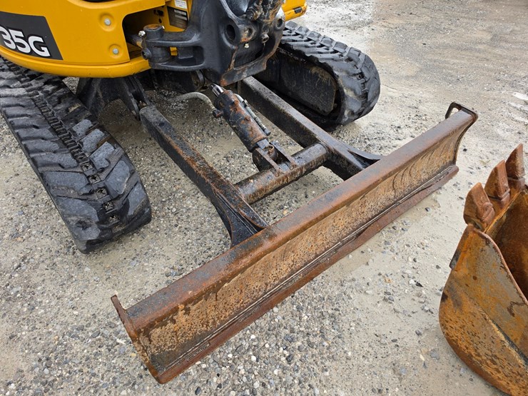 2020-deere-35g-image-22