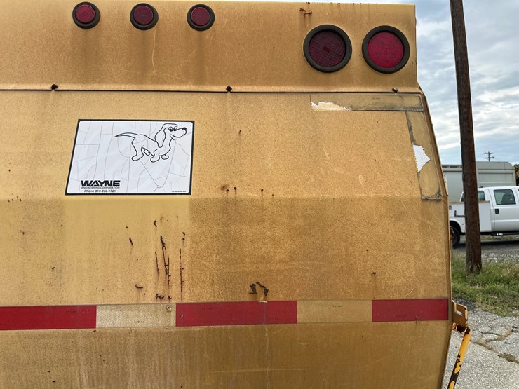 #15-•-2011-wayne-trash-trailer-pup-image-32