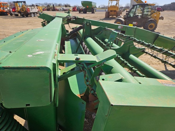 john-deere-820-image-18