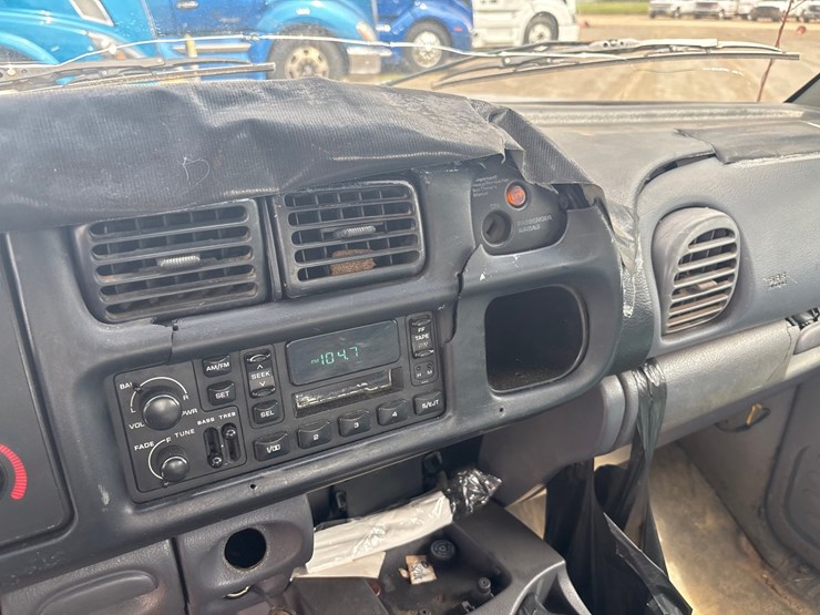 2001-dodge-ram-2500-image-9