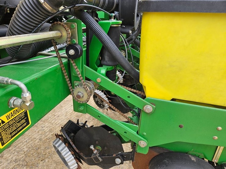 john-deere-7200-image-34