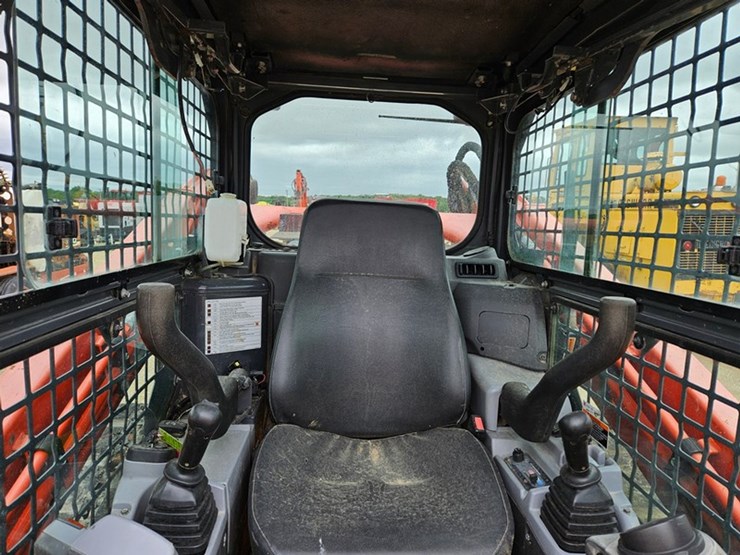 kubota-svl95-2s-image-12