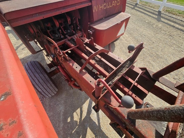 new-holland-276-image-25