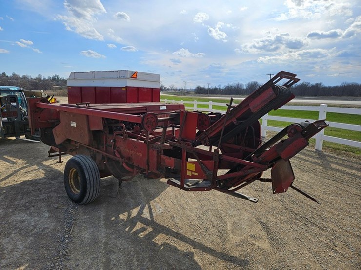 new-holland-276-image-37