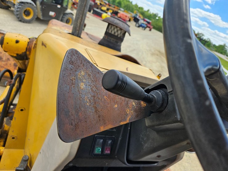 deere-410d-image-29