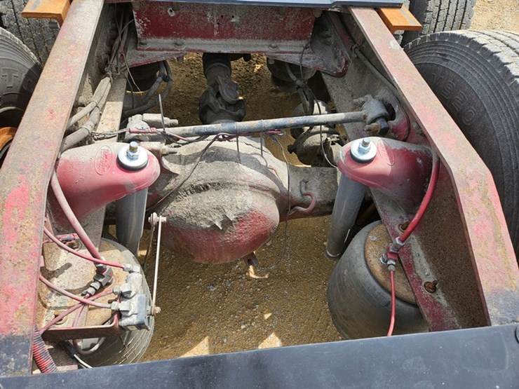 2006-peterbilt-379-image-13