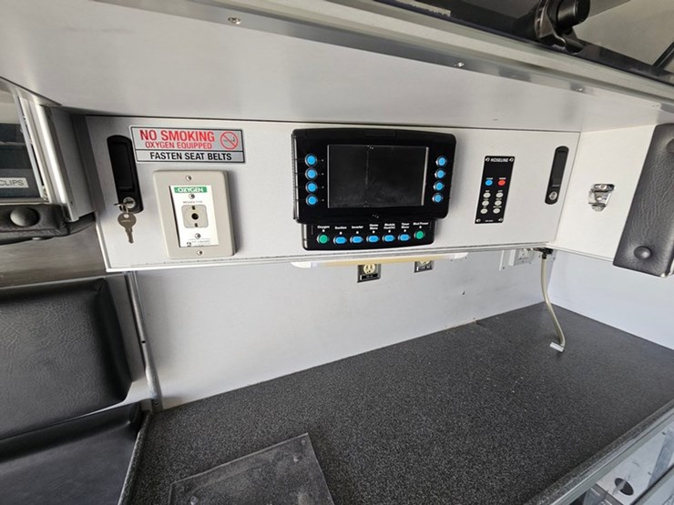 2016-ford-e450-image-30