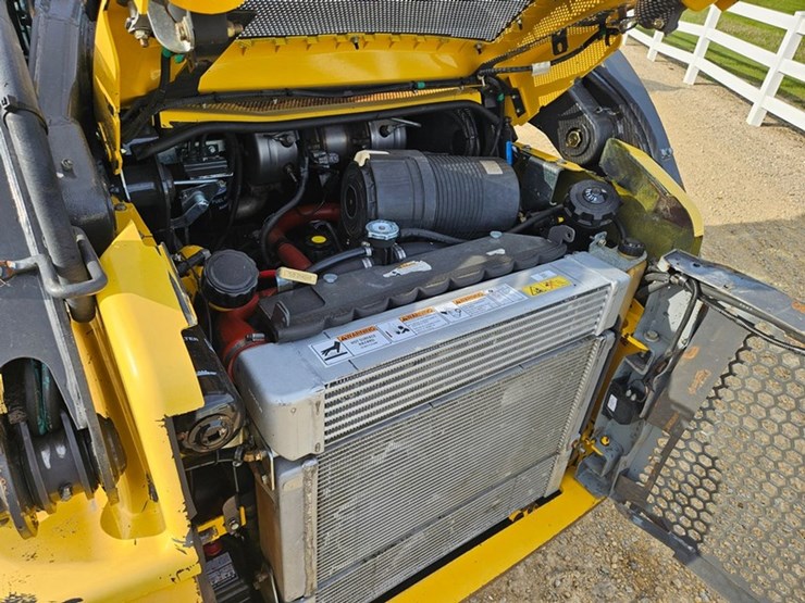 new-holland-l218-image-15