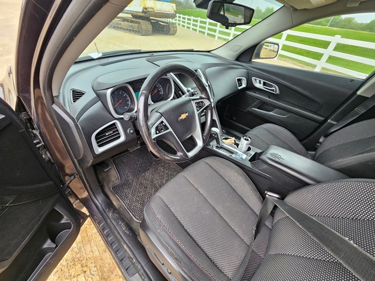 2014-chevrolet-equinox-lt-image-16