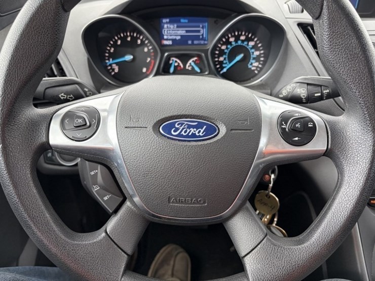 2015-ford-escape-image-28